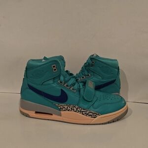 Nike Air Jordan Legacy 312 Men’s Size 9.5 AV3922-348 Basketball Sneakers Shoes